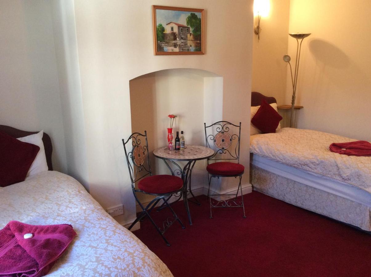 The Old Forge B&B Knockin エクステリア 写真