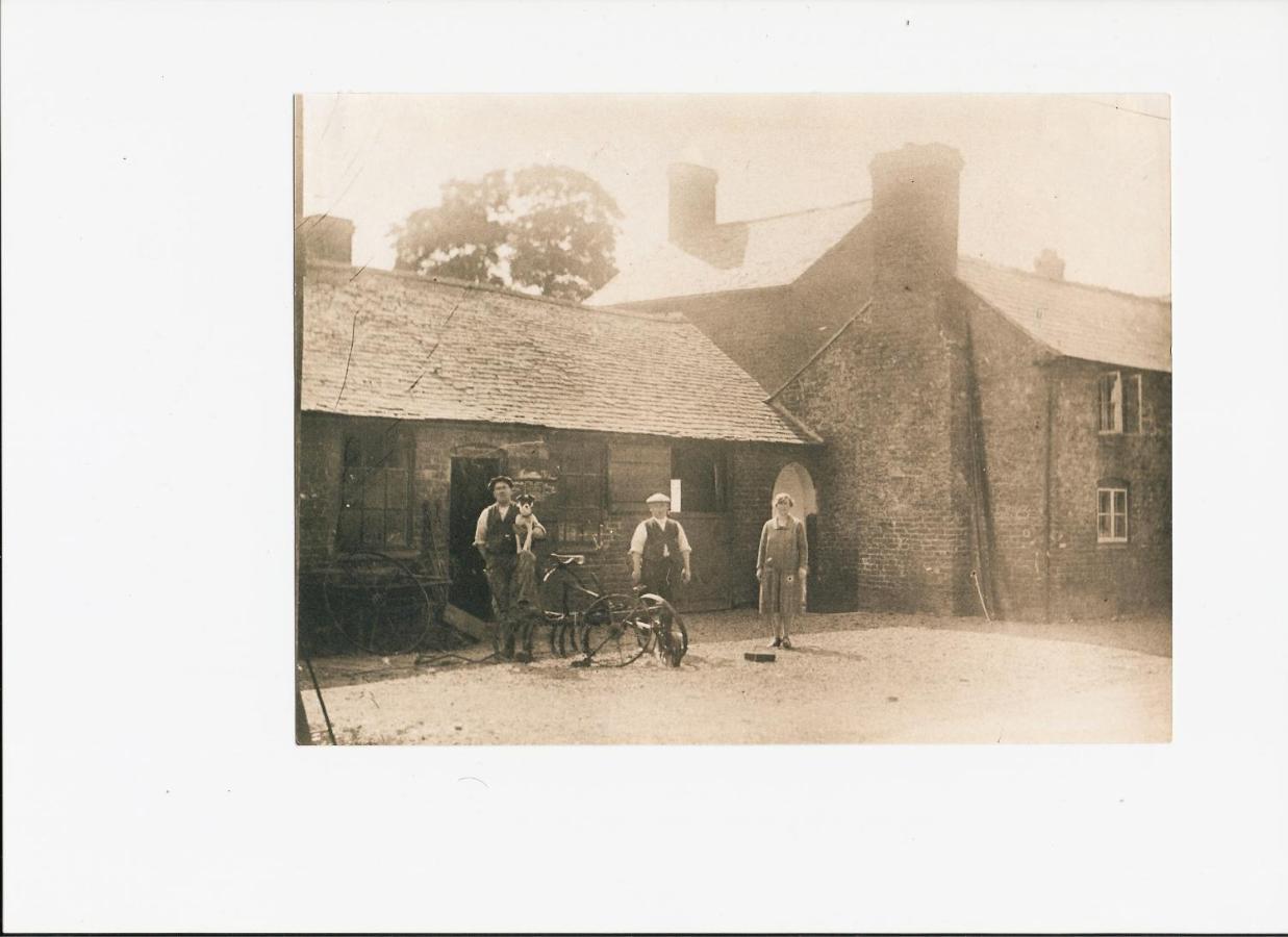 The Old Forge B&B Knockin エクステリア 写真