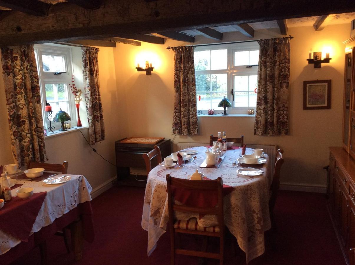 The Old Forge B&B Knockin エクステリア 写真