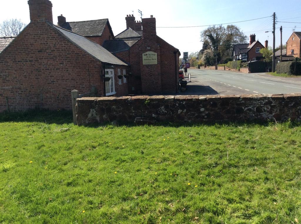 The Old Forge B&B Knockin エクステリア 写真