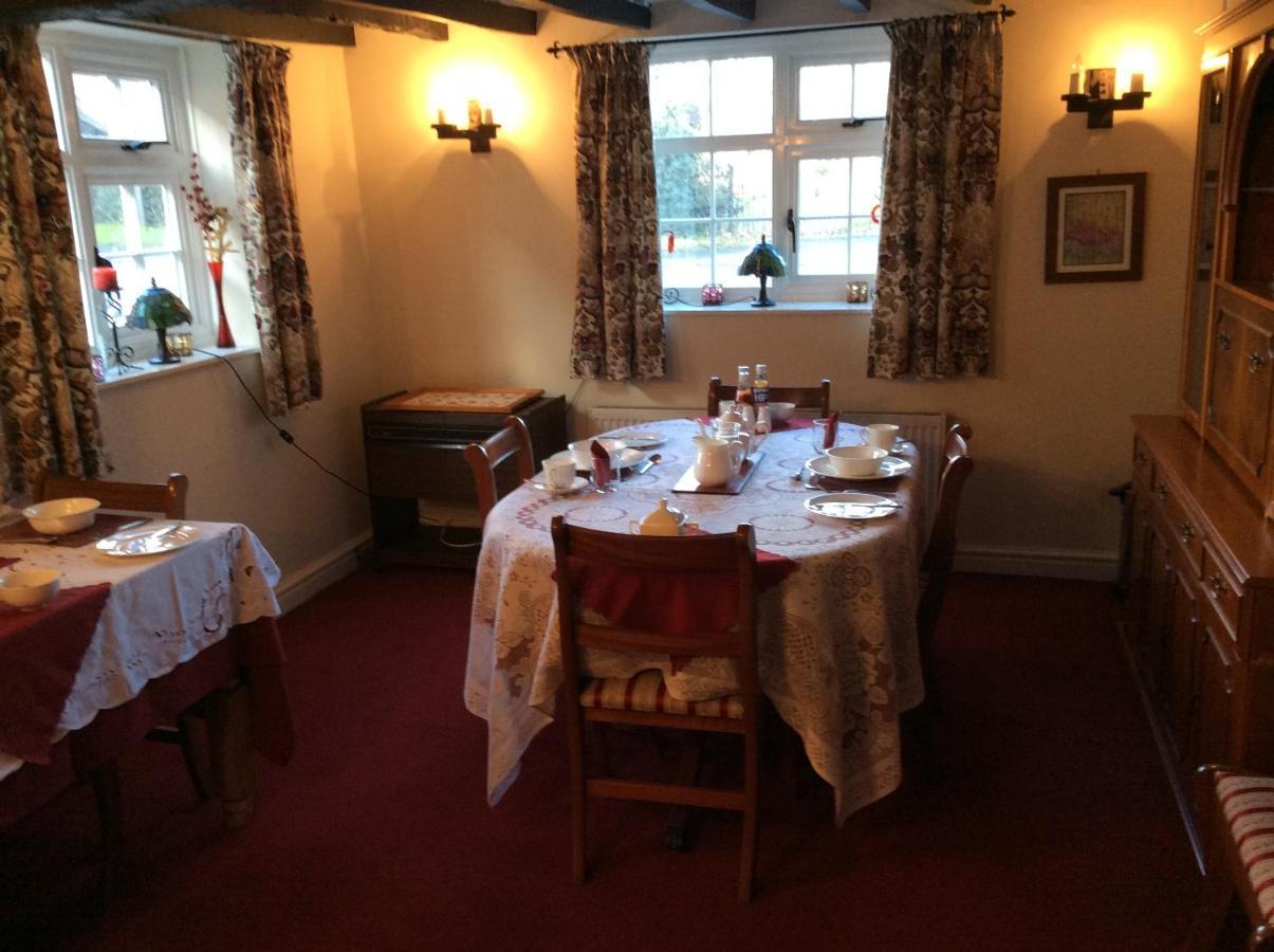 The Old Forge B&B Knockin エクステリア 写真